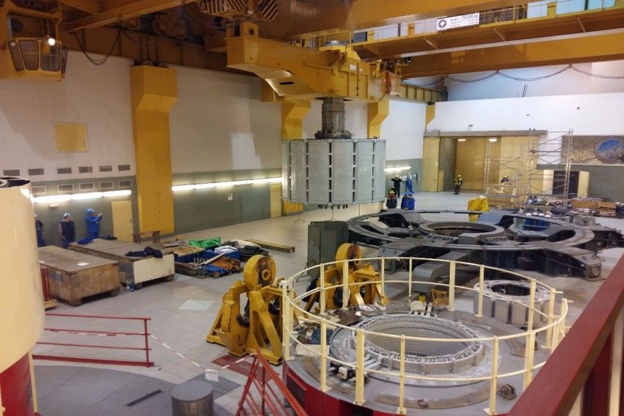 Oprava generátoru na Dlouhých stráních skončila, elektrárna jede na plný výkon