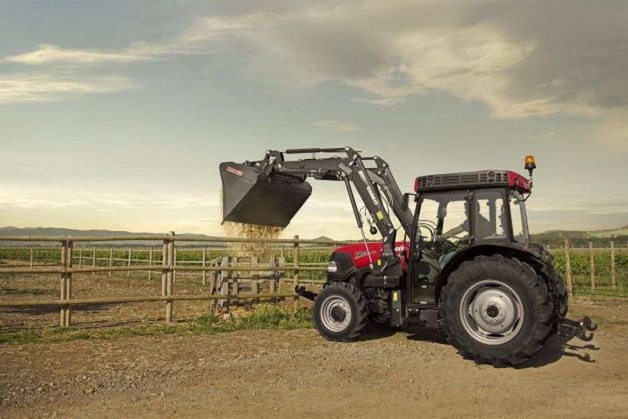 Když traktor, tak i s nakladačem