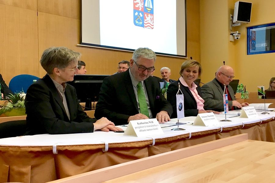 Smlouva o vzniku zkušebního centra BMW Group nedaleko Sokolova podepsána