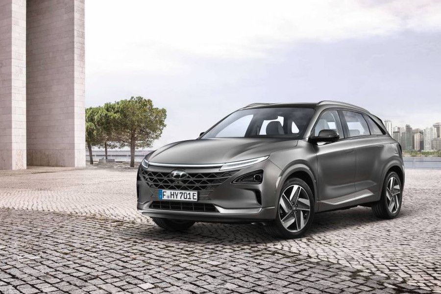 Hyundai zahajuje prodej vodíkového elektromobilu NEXO s dojezdem až 800 km za velkého zájmu veřejnosti