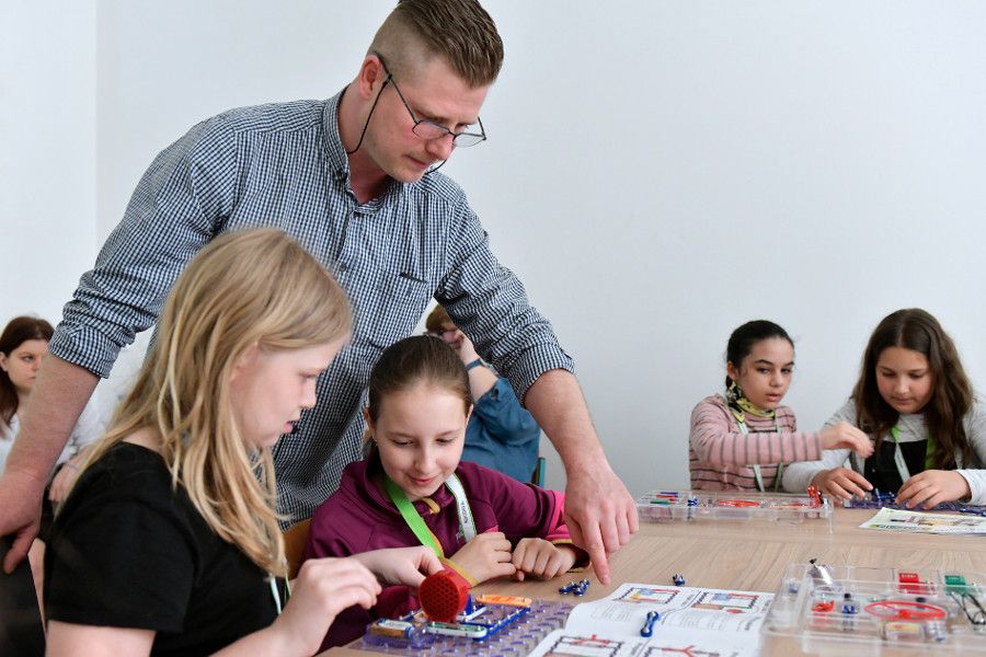Den techniky pro dívky ve společnosti ŠKODA AUTO
