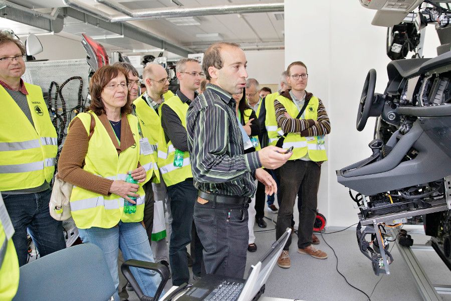 ŠKODA AUTO pozvala zástupce univerzit do oddělení vývoje, výroby a kvality
