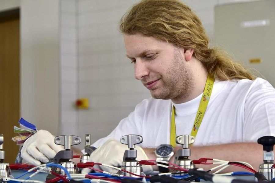 Odborník z VUT pomáhá při vývoji baterií budoucnosti