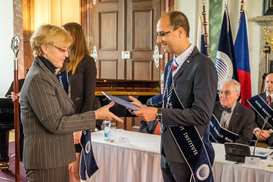 Vyšší platové ohodnocení? Ano, s titulem MBA