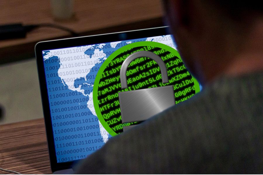 Firmy poskytující finanční služby zlepšují svou odolnost proti kybernetickým útokům a předcházejí více než 80 % z nich