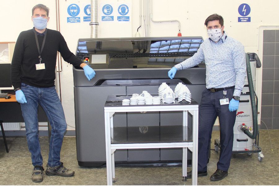 Český Siemens se zapojil do výroby 3D respirátorů pro zdravotníky v první linii