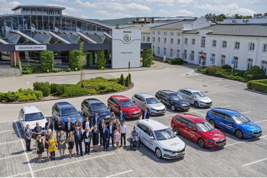 100 vozů ŠKODA OCTAVIA pro neziskový sektor
