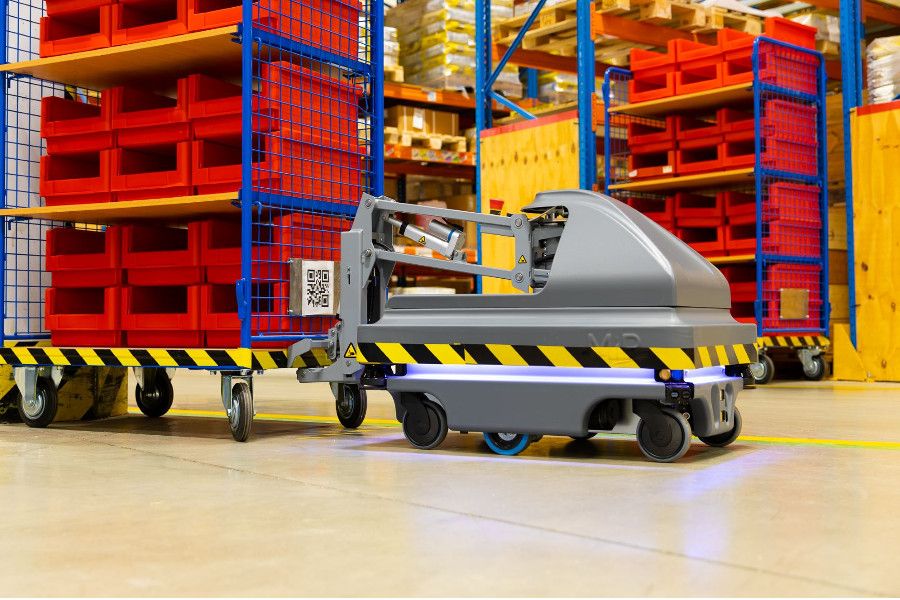 DB Schenker uvedl do provozu svého prvního logistického robota v České republice