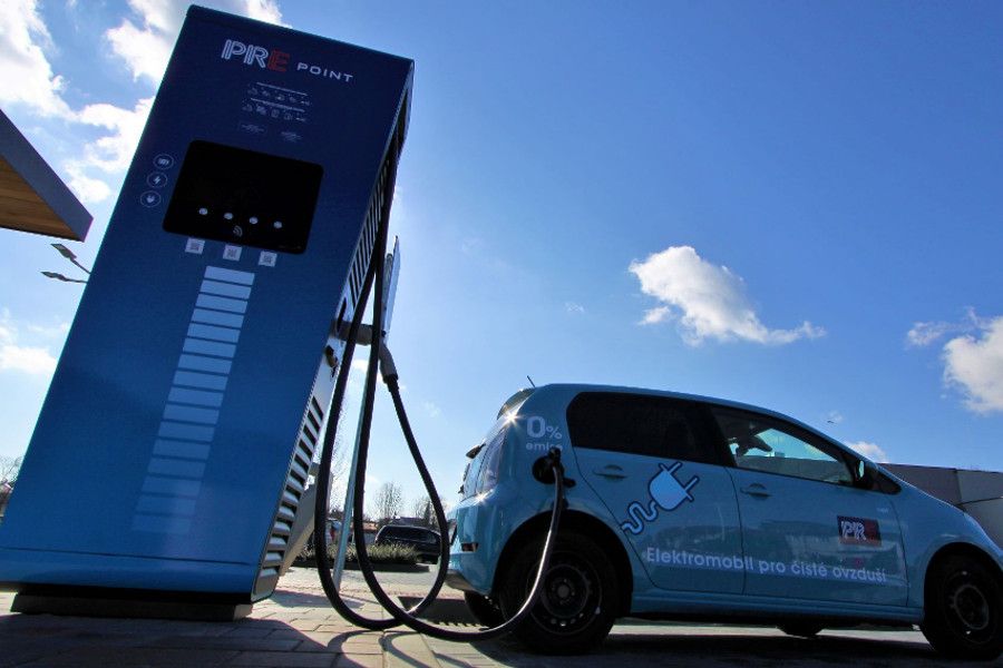 Pražská energetika pokořila metu 100 dobíjecích stanic