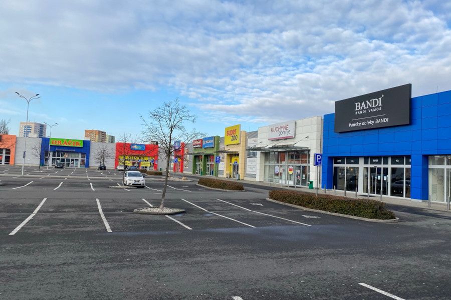 Fond Trigea koupil dva retailové parky na Moravě