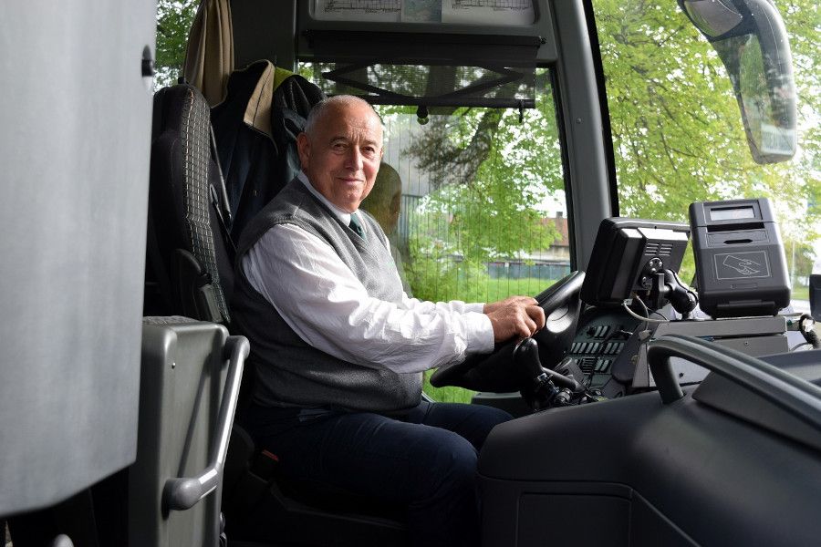 Co zažívá řidič autobusu? Ve vtipném filmu společnosti Busline se představí řada hvězd