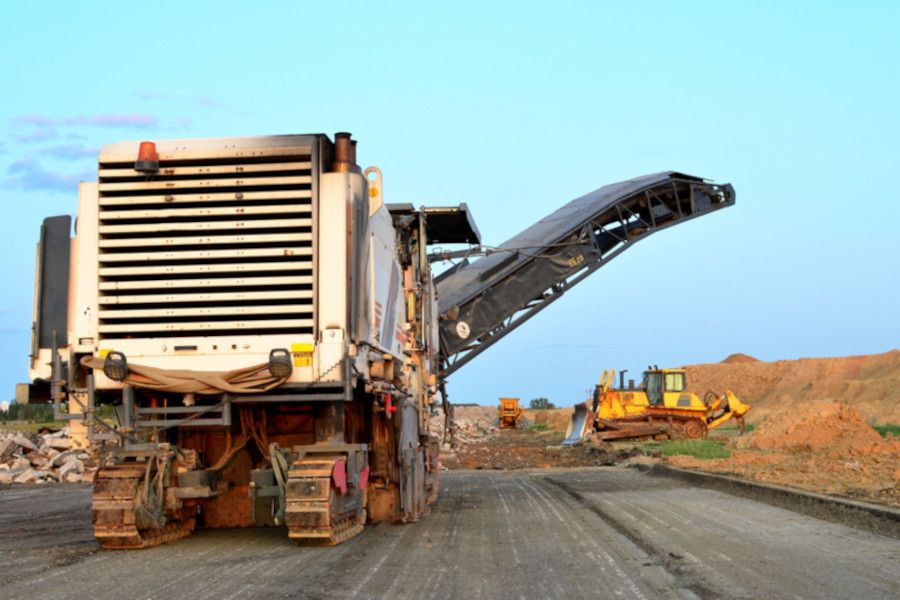 Robotizace stavebnictví v praxi. Silniční frézu v Třebíči pomůže řídit BIM