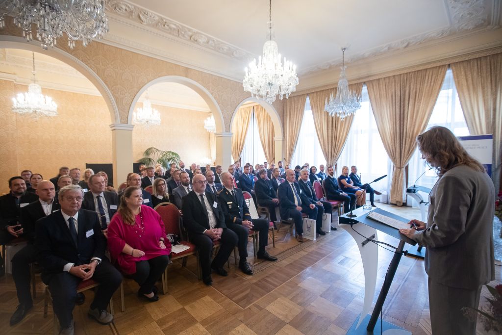 Prestižní osvědčení „Bezpečný podnik“ převzalo 17 společností