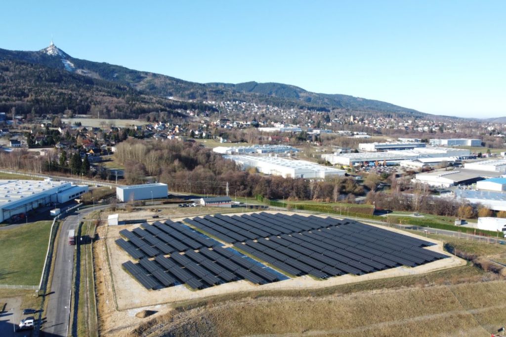 Liberecké Denso přeměnilo nevyužívanou průmyslovou plochu v největší firemní fotovoltaiku v kraji