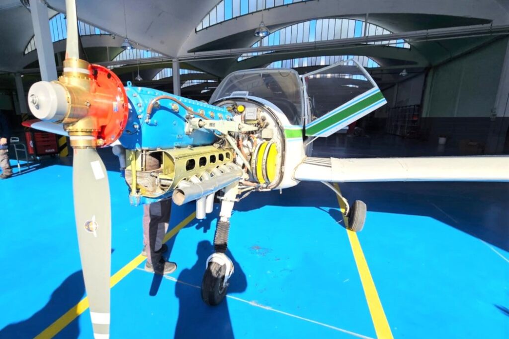 LOM PRAHA dokončil opravu dalších čtyř motoru pro alžírské letectvo